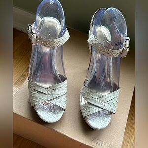 Coach white ostrich look leather heels. Size 6. 5 inch heels. Y2K. Very nice!